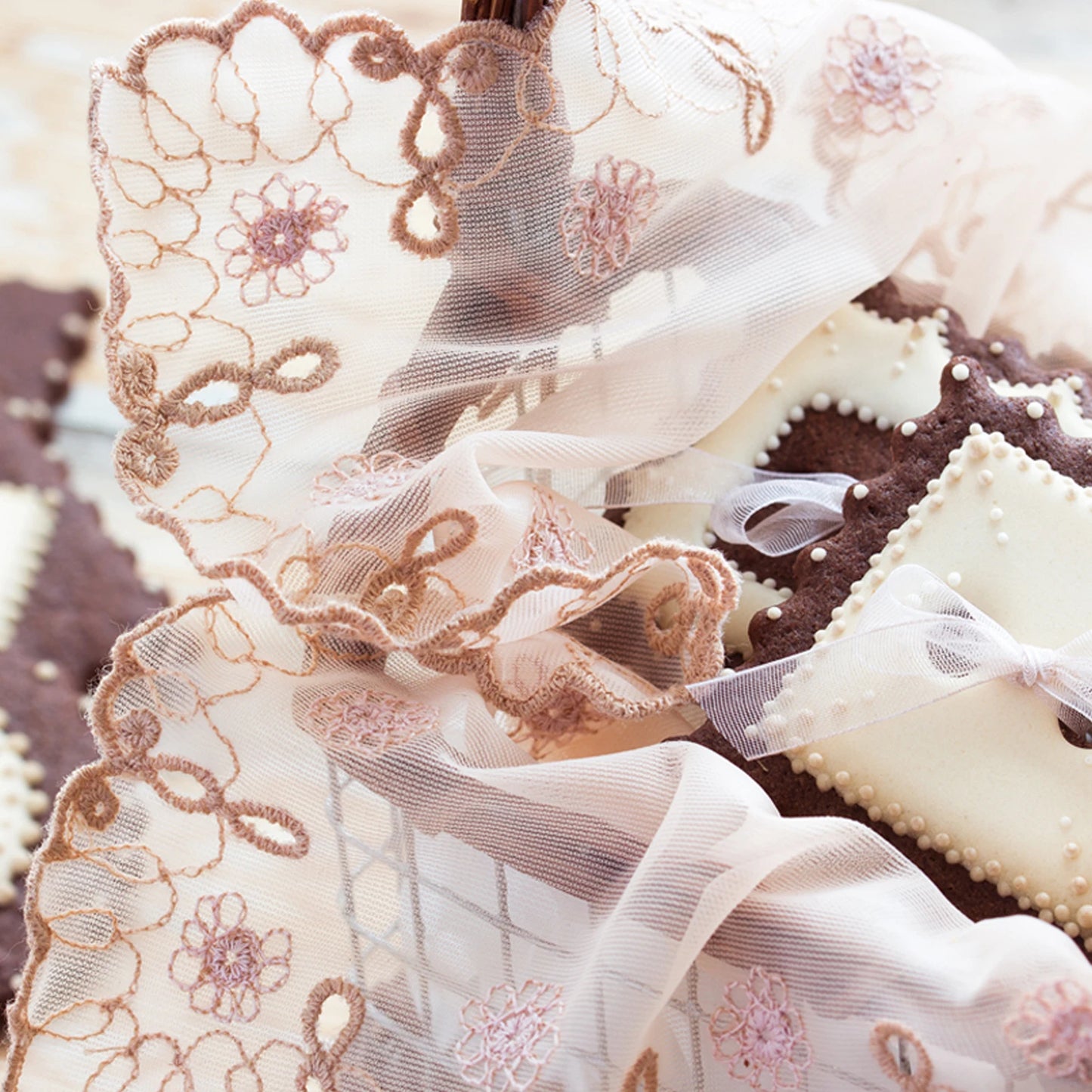 2Pcs Retro French Crochet Doilies