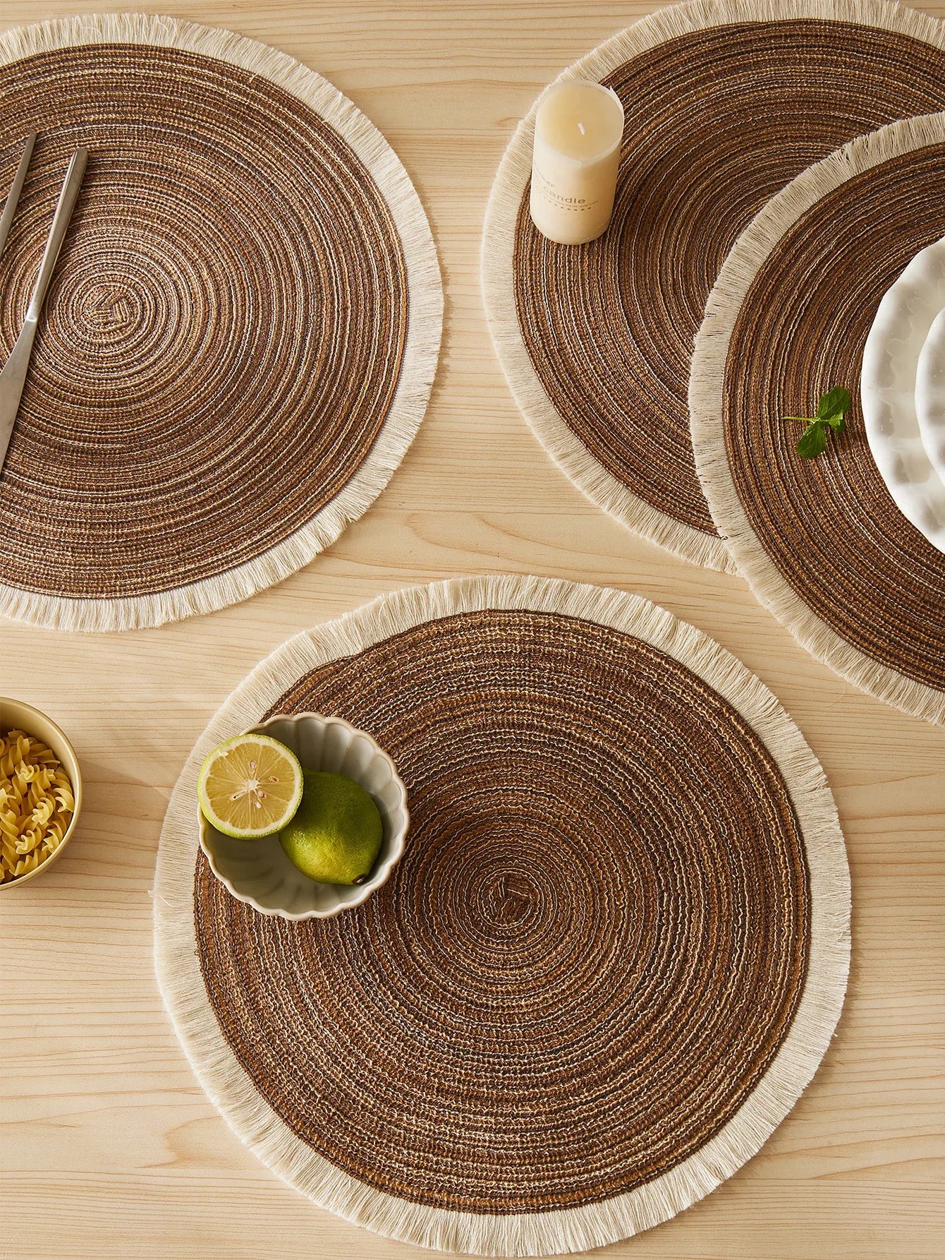 Hot Round Braided Placemats Set of 4 Washable PP Heat Resistant 38cm Table Place Mat for Kitchen Xmas Dining Table Party Decor