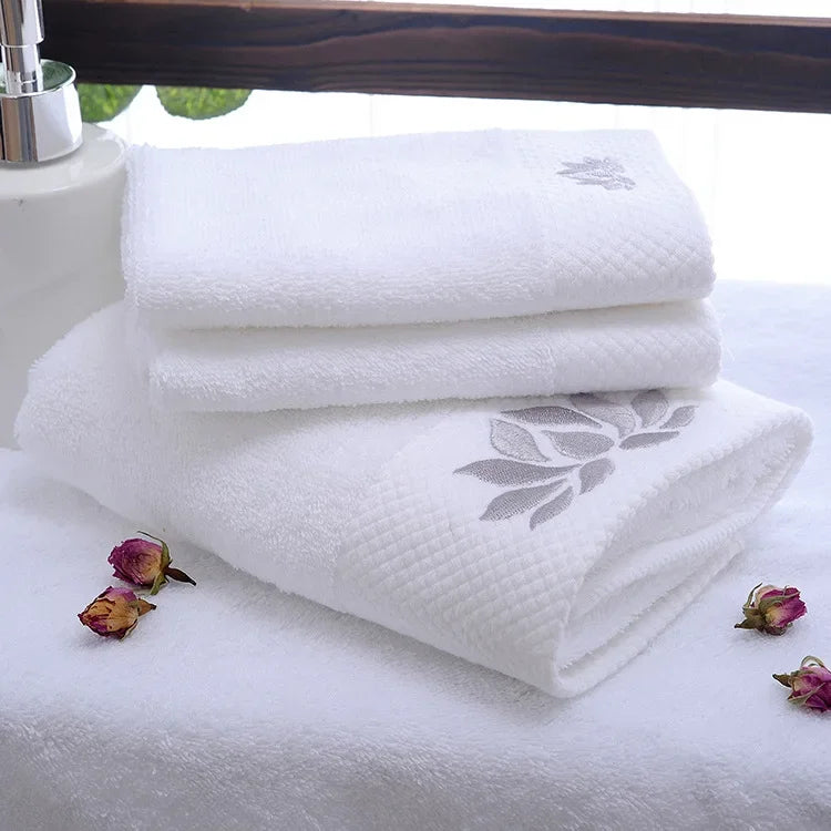 High Quality Cotton Platinum Women/Men Thick Face/ Bathroom Towel Soft Comfortable for Adult Beach Towel